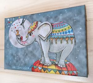 L'éléphant indien sur sa montgolfière