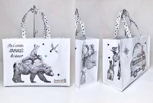 Le sac cabas "Des courses en noir et blanc"