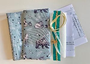 Kit trousse animaux sur fond bleu-gris